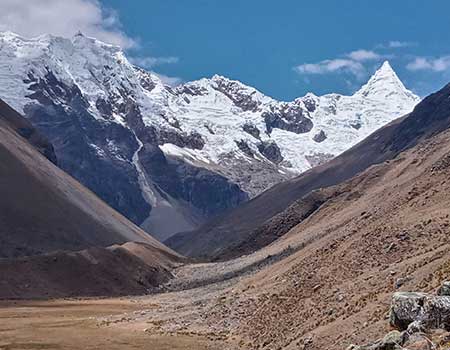 CLIMB TO ALPAMAYO MOUNTAIN